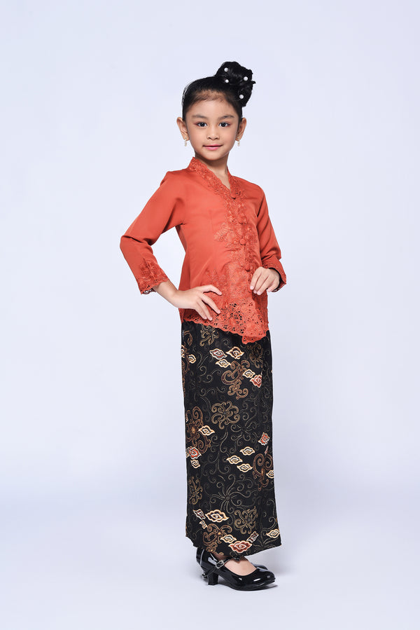 BUDAK KEBAYA SULAM PLAIN 3.0 (SET) - BRICK ORANGE